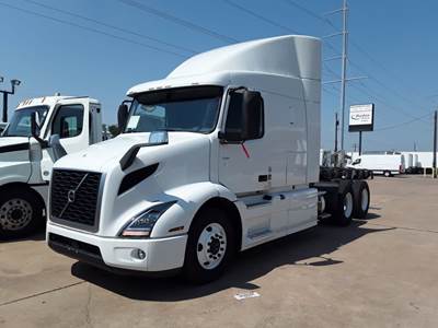 Volvo VNR64T-640 Sleeper Semi Truck - 60" Mid Roof Sleeper, 425HP, 12 Speed Automatic