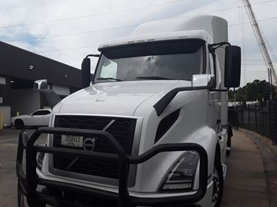 Volvo VNR64T-640 Sleeper Semi Truck - 70" Mid Roof Sleeper, 425HP, 12 Speed Automatic
