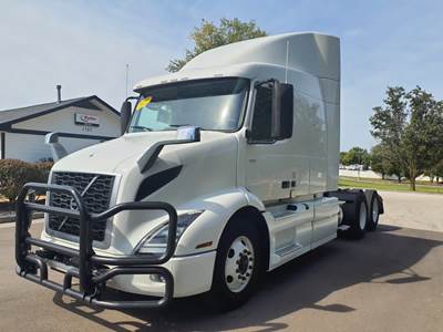 Volvo VNR64T-640 Sleeper Semi Truck - 70" Mid Roof Sleeper, 425HP, 12 Speed Automatic