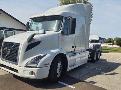 Volvo VNR64T-640 Sleeper Semi Truck - 71" Mid Roof Sleeper, 425HP, 12 Speed Automatic
