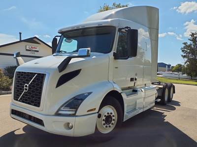 Volvo VNR64T-640 Sleeper Semi Truck - 70" Mid Roof Sleeper, 425HP, 12 Speed Automatic