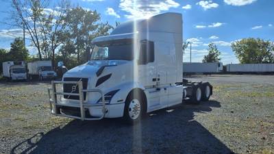 Volvo VNR64T-640 Sleeper Semi Truck - 62" Mid Roof Sleeper, 425HP, 12 Speed Automatic
