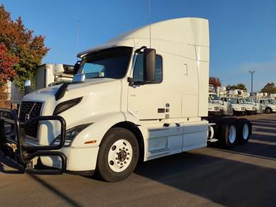 Volvo VNR64T-640 Sleeper Semi Truck - 72" Condo Sleeper, 425HP, 12 Speed Automatic