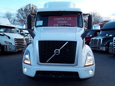 Volvo VNR64T-640 Sleeper Semi Truck - 68" Condo Sleeper, 425HP, 12 Speed Automatic