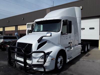 Volvo VNR64T-640 Sleeper Semi Truck - 70" Mid Roof Sleeper, 425HP, 12 Speed Automatic