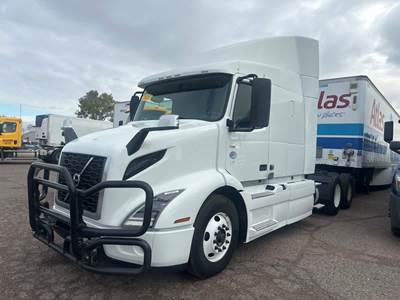 Volvo VNR64T-640 Sleeper Semi Truck - 50" Mid Roof Sleeper, 425HP, 12 Speed Automatic