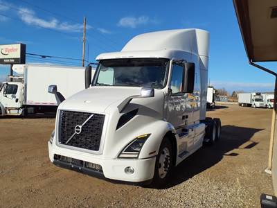 Volvo VNR64T-640 Sleeper Semi Truck - 60" Condo Sleeper, 425HP, 12 Speed Automatic