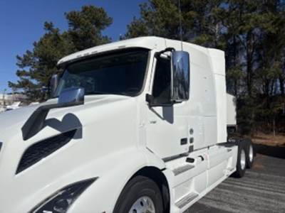 Volvo VNR64T-640 Sleeper Semi Truck - 61" Mid Roof Sleeper, 425HP, 12 Speed Automatic