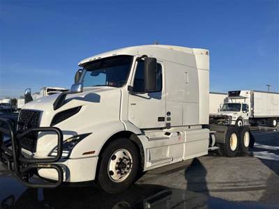 Volvo VNR64T-640 Sleeper Semi Truck - 72" Mid Roof Sleeper, 425HP, 12 Speed Automatic