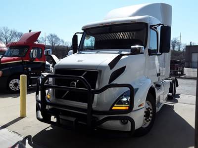 Volvo VNR64T-640 Sleeper Semi Truck - 70" Mid Roof Sleeper, 425HP, 12 Speed Automatic
