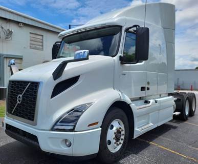 Volvo VNR64T-640 Sleeper Semi Truck - 52" Mid Roof Sleeper, 425HP, 12 Speed Automatic