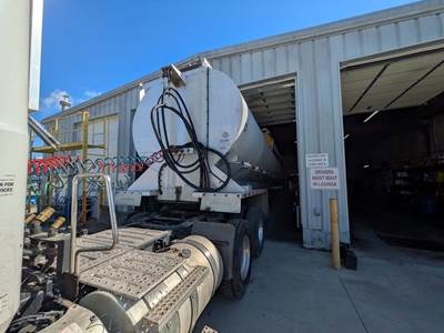 Ledwell 40x99 Tandem Axle Tank Trailer - Air Ride