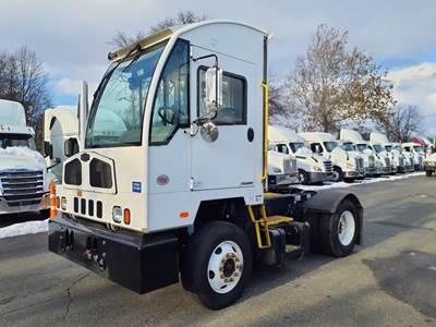 Autocar YARD TRACTOR Yard Spotter Truck - 164HP, 5 Speed Automatic