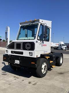 Capacity SABRE 5 4X2 Yard Spotter Truck - 200HP, 6 Speed Automatic