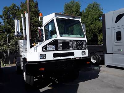 Capacity SABRE 5 4X2 Yard Spotter Truck - 200HP, 6 Speed Automatic