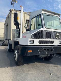 Capacity SABRE 5 4X2 Yard Spotter Truck - 200HP, 6 Speed Automatic