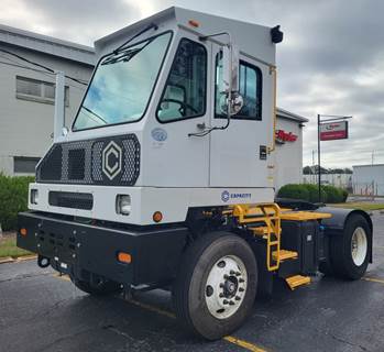 Capacity SABRE 5 4X2 Yard Spotter Truck - 200HP, 6 Speed Automatic