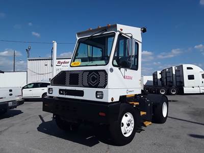 Capacity SABRE 5 4X2 Yard Spotter Truck - 200HP, 6 Speed Automatic