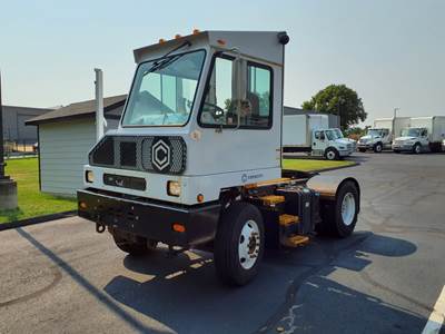 Capacity SABRE 5 4X2 Yard Spotter Truck - 200HP, 5 Speed Automatic