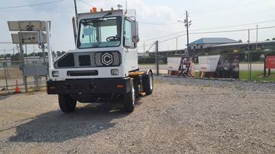 Capacity SABRE 5 4X2 Yard Spotter Truck - 200HP, 6 Speed Automatic