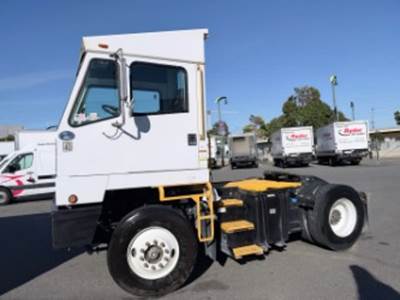 Capacity SABRE 5 4X2 Yard Spotter Truck - 200HP, 6 Speed Automatic