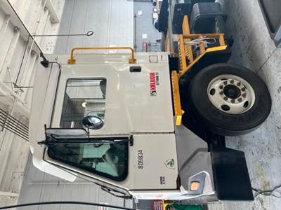 Ottawa T2 Yard Spotter Truck - 173HP, 6