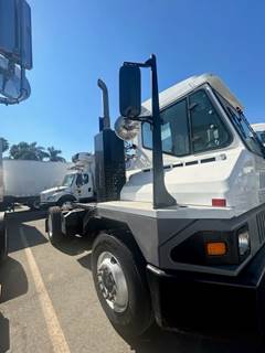 Ottawa T2 Yard Spotter Truck - 200HP, 6 Speed Automatic