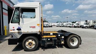 Ottawa T2 Yard Spotter Truck - 200HP, 6 Speed Automatic