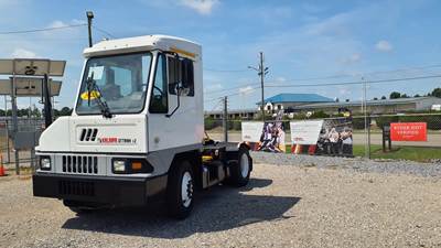 Ottawa T2 Yard Spotter Truck - 200HP, 6 Speed Automatic