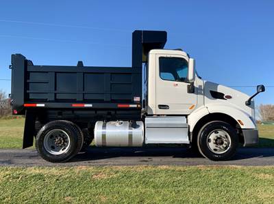 2021 Peterbilt 579 Dump Truck