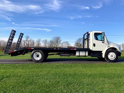 2013 Freightliner M2 106 Flatbed Truck
