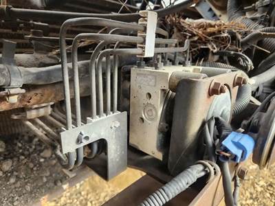 Mitsubishi ABS Brake Pump for a 2007 Mitsubishi FE-84D