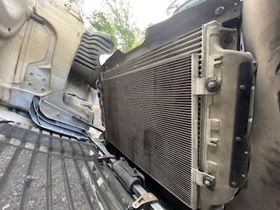 Freightliner Cascadia 125 A/C Condenser