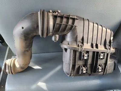 Blue Bird BB Conventional Right Air Cleaner / Air Filter Housing