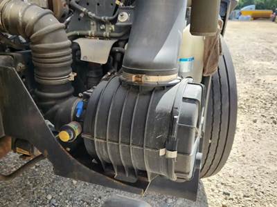 Chevrolet 5500HD Right Air Cleaner / Air Filter Housing