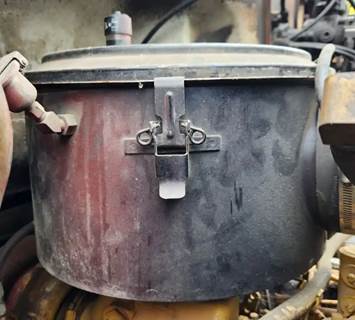 Chevrolet C70 Air Cleaner / Air Filter Housing