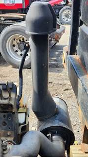 Chevrolet W3500 Right Air Cleaner / Air Filter Housing