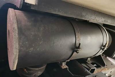 E-One Right Air Cleaner / Air Filter Housing for a 2001 E-One Fire Truck