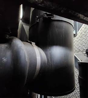 E-One Air Cleaner / Air Filter Housing for a 1998 E-One Fire Truck