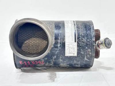 Ford F-600 Right Air Cleaner / Air Filter Housing for a 1993 Ford F600G