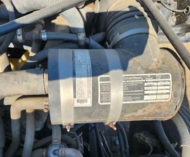 Ford F-700 Right Air Cleaner / Air Filter Housing for a 1997 Ford F700