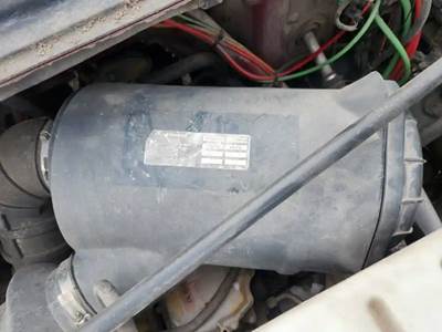 Ford F-750 Air Cleaner / Air Filter Housing