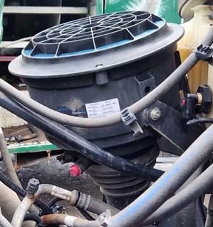 Freightliner 108SD Right Air Cleaner / Air Filter Housing