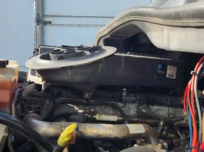 Freightliner Cascadia 113 Air Cleaner / Air Filter Housing