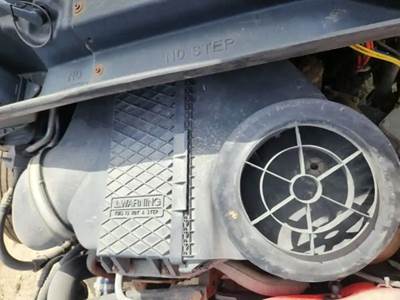 Freightliner Cascadia 113 Air Cleaner / Air Filter Housing