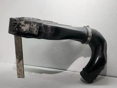 Freightliner Cascadia 113 Air Cleaner / Air Filter Housing