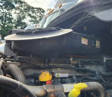 Freightliner Cascadia 113 Right Air Cleaner / Air Filter Housing