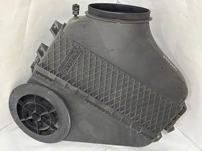 Freightliner Cascadia 113 Air Cleaner / Air Filter Housing