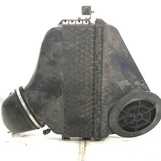 Freightliner Cascadia 125 Air Cleaner / Air Filter Housing