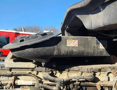 Freightliner Cascadia 125 Right Air Cleaner / Air Filter Housing